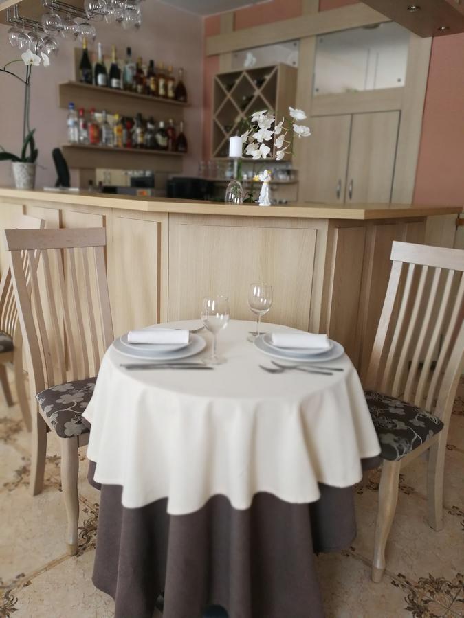 Hotel Angelas Uciana Zewnętrze zdjęcie
